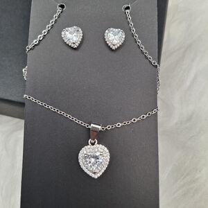Elegant Silver Heart Jewelry Set